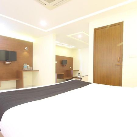 Divines Business Hotel Kuzhittura Zewnętrze zdjęcie