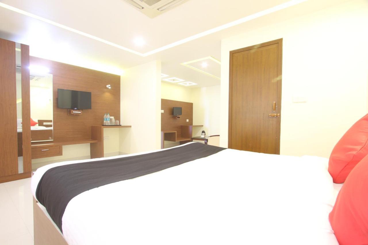 Divines Business Hotel Kuzhittura Zewnętrze zdjęcie