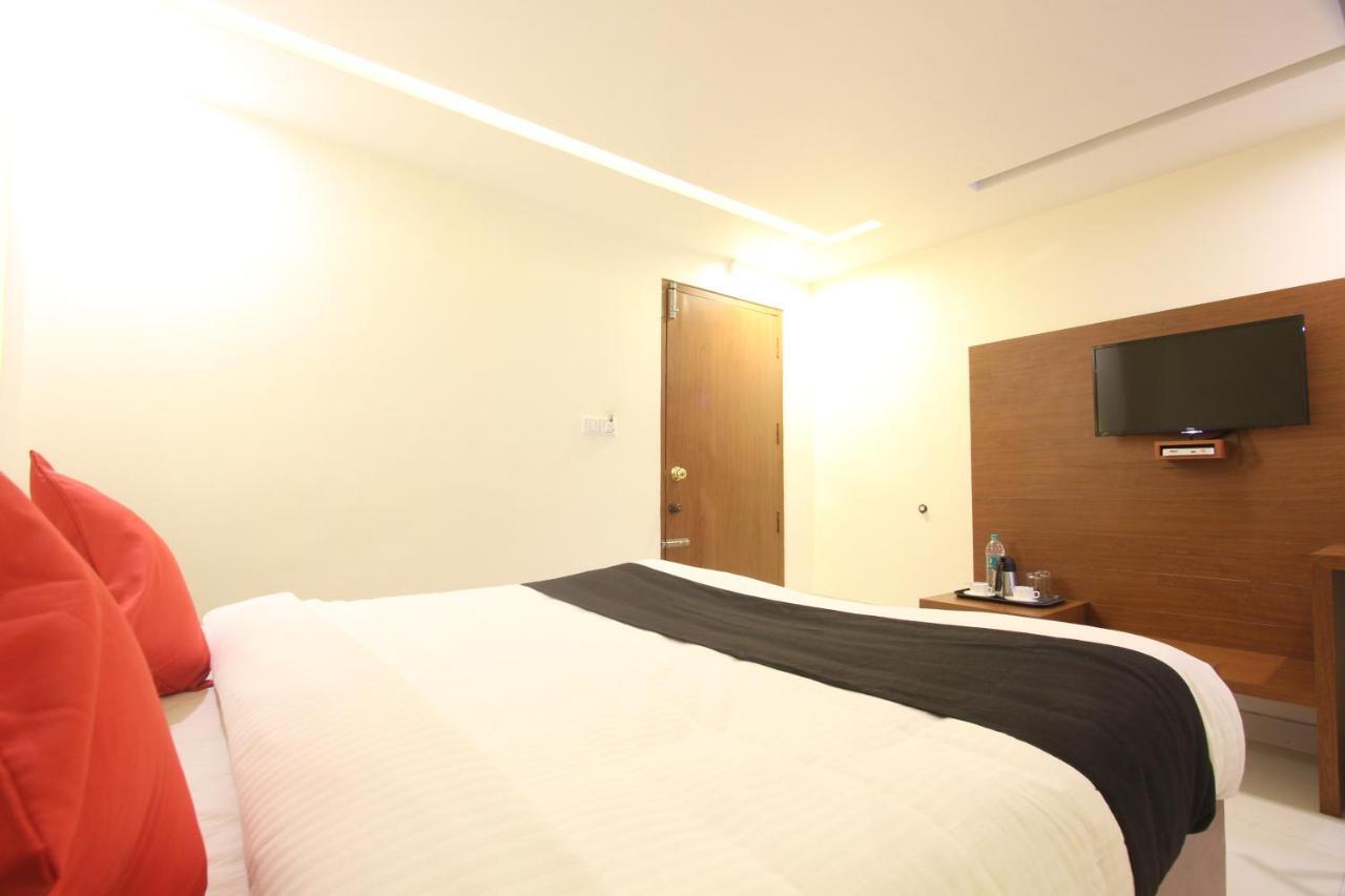 Divines Business Hotel Kuzhittura Zewnętrze zdjęcie